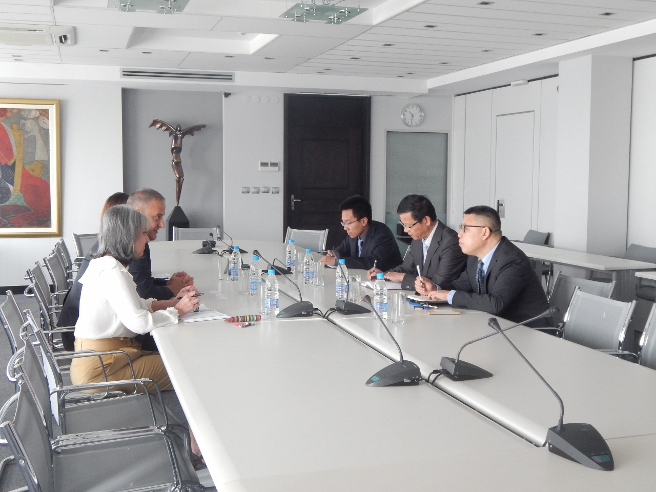 BIA’S management meets representatives of the Chinese embassy
